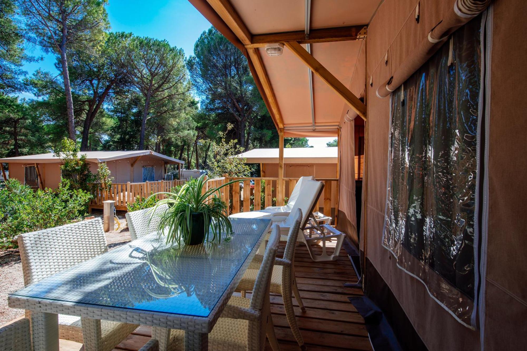 Zaton Holiday Resort Glamping Tents Nin Luaran gambar